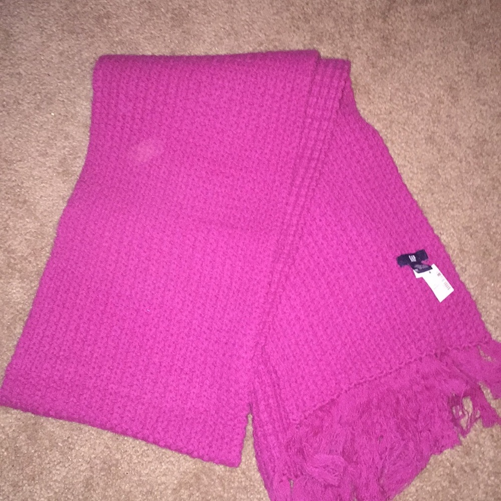 Brand new gap scarf